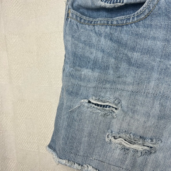 Light Wash Old Navy Jean Shorts - Picture 2 of 4